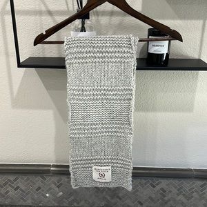 Abercrombie and Fitch Gray Scarf